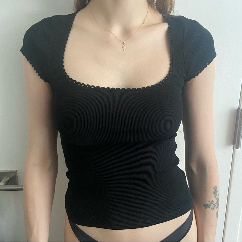 HOLD Rouje Siam t-shirt in black